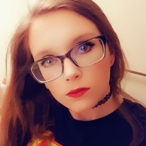 Meet your Posher, Carrie